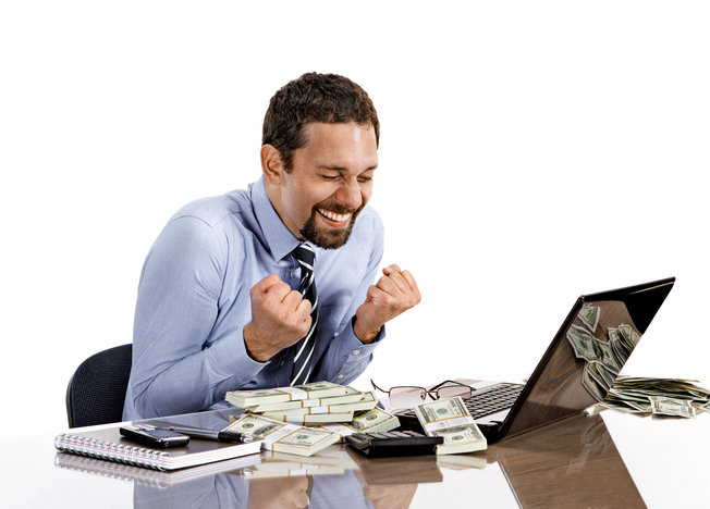 Desktop he%2bis%2bhappy 2c%2bmoney%2bon%2bthe%2btable