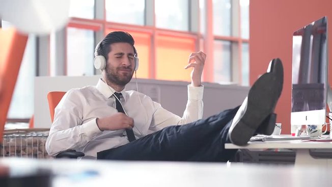 Desktop music playing business