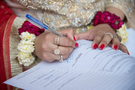 Desktop engagement photographer dubai