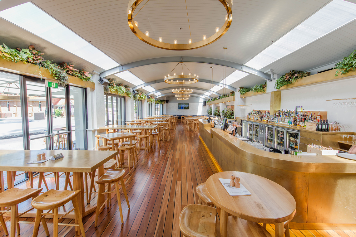 Desktop pin garden bar