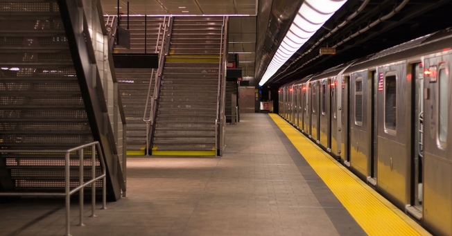 Desktop empty subway 1200x628
